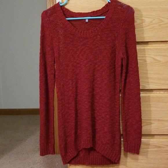 Red sweater - Picture 4 of 7